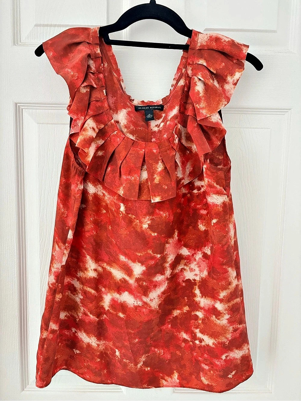 Banana Republic Ruffle blouse in Red & White Size Medium